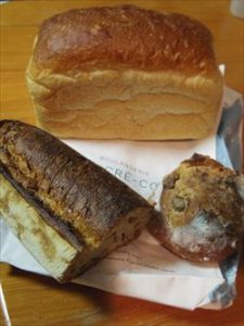 久々に大阪でパン。