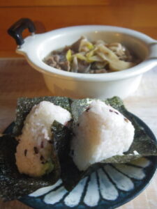 今冬の郷土鍋は芋煮。